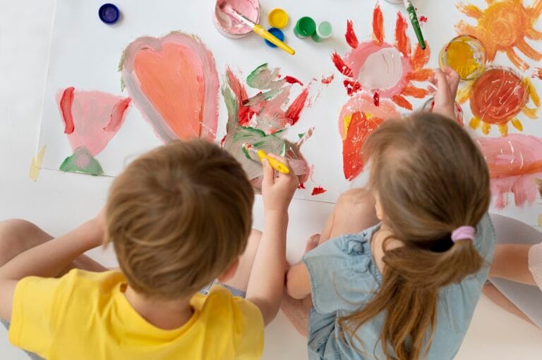 Lee más sobre el artículo Montessori Art Club en Valencia, arte libre para niños de 2 a 7 años